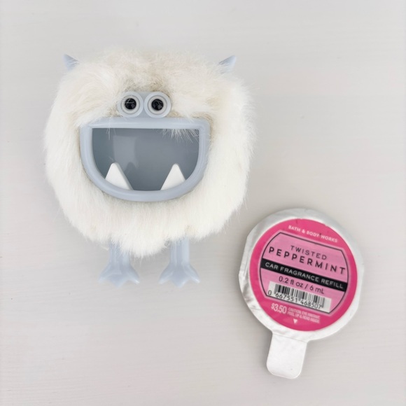 BATH & BODY WORKS Yeti Scentportable/ Twisted Peppermint Fragrance Refill NEW! - Picture 1 of 9